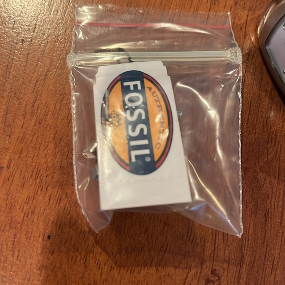 Fossil Arkitekt FS-3002 Unisex 50m Silver Barrel Analog Quartz Watch - Picture 4 of 4